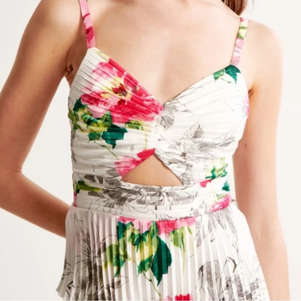 NEW Abercrombie‎ & Fitch Giselle Pleated Tiered Maxi Dress Floral Size Large P